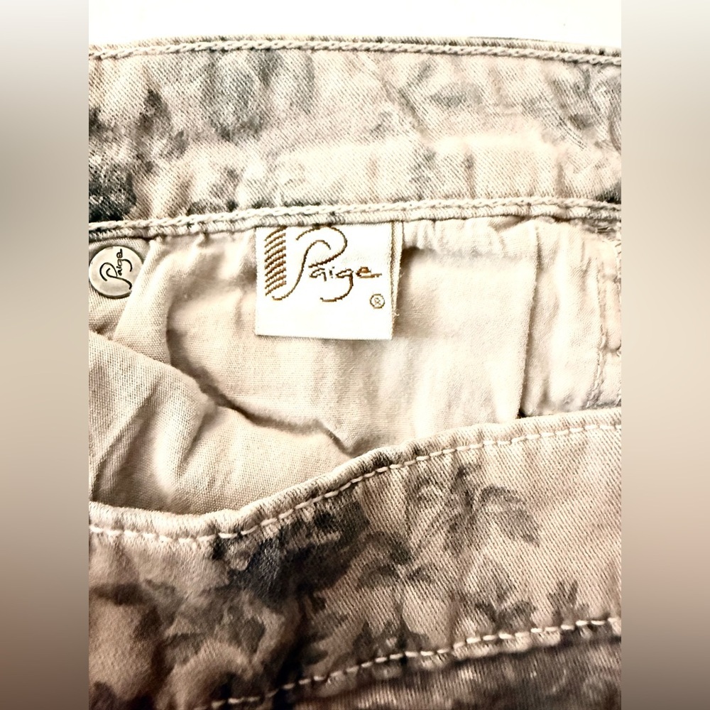 PAIGE “Peg Skinny” Low/Mid Rise Jeans With An All Over Flower Pattern Size 25 - Picture 13 of 14